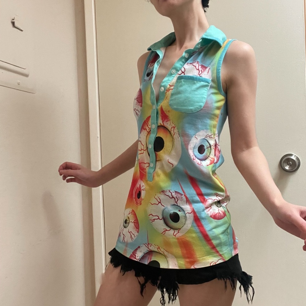Drop Dead Eyeball Print Sleeveless Button-Up Tunic - Picture 2 of 6